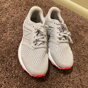 New Balance W520LS5